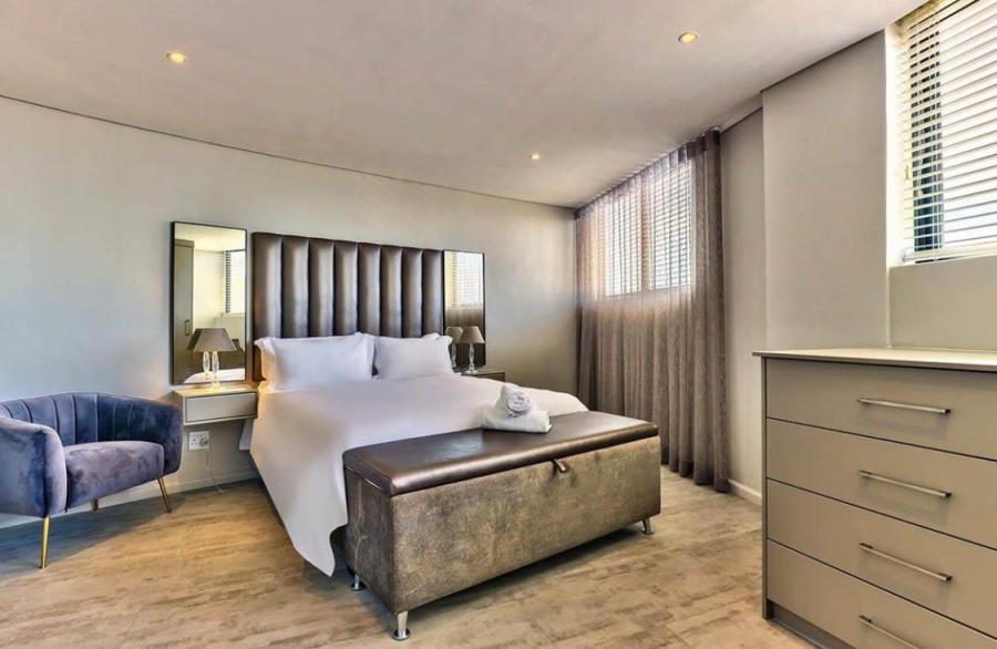 4 Bedroom Property for Sale in Bloubergstrand Western Cape